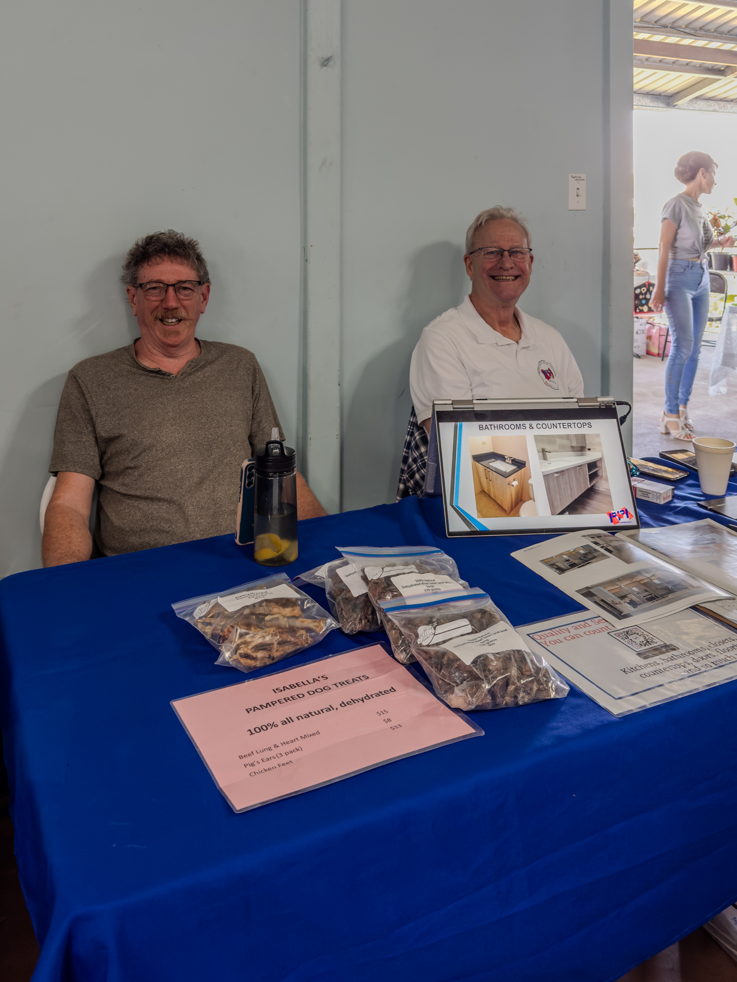 Thursday market 9427